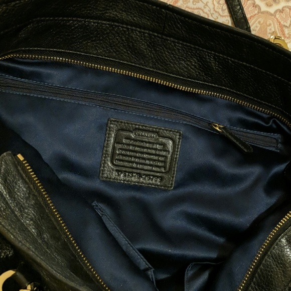 Black leather Coach Madison East West bag - Picture 3 of 6